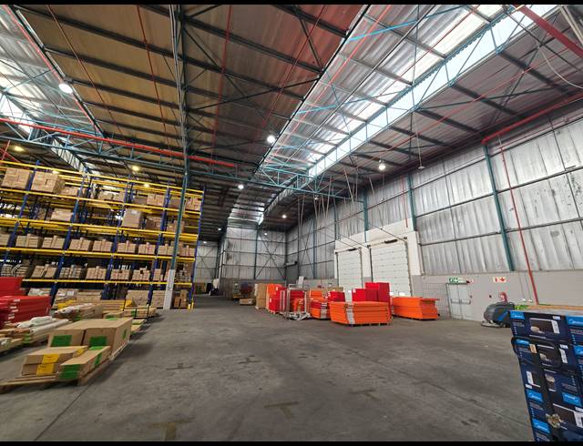 5,666M² WAREHOUSE TO LET IN EPPING INDUSTRIAL